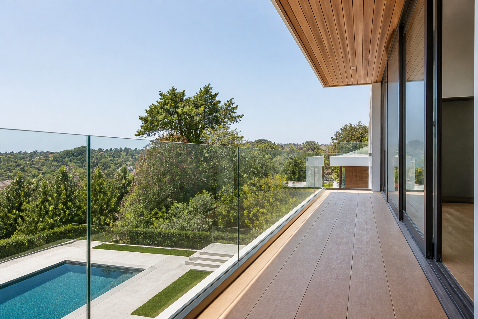 VLX 120 Glass Railing System in Torrance, CA | Hale Windows Torrance - detail 4